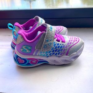 Sketchers toddler light up shoes!